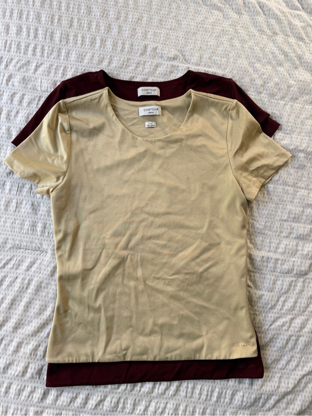 Aritzia contour tee bundle - Picture 2 of 4